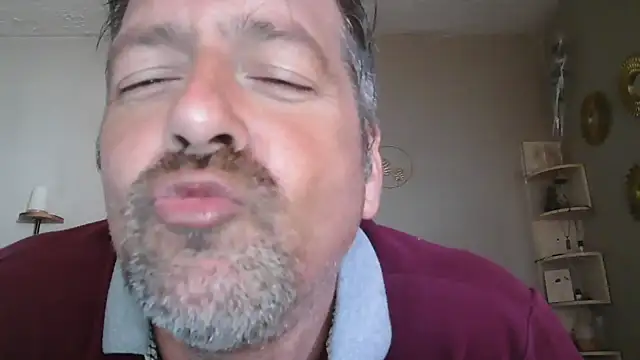 Snapshot of matrikes1 chatting on 09/28/25, 02:00 matrikes1 online show from 09/28/25, 02:00