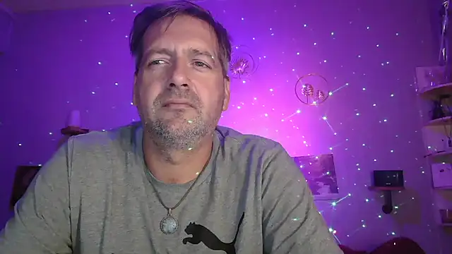 Snapshot of matrikes1 chatting on 10/06/25, 06:05 matrikes1 online show from 10/06/25, 06:05