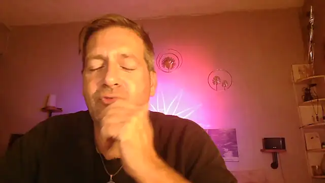 Snapshot of matrikes1 chatting on 10/07/25, 06:49 matrikes1 online show from 10/07/25, 06:49