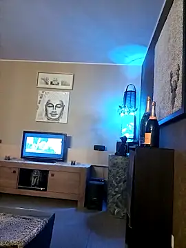 Snapshot of Antonio11111x chatting on 04/10/26, 05:28 Antonio11111x online show from 04/10/26, 05:28