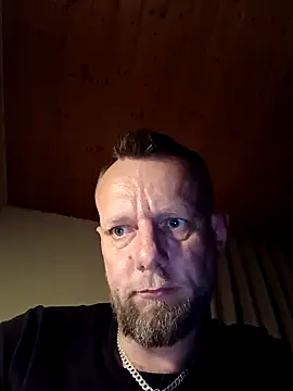 Snapshot of Kw8585kw chatting on 04/08/26, 12:10 Kw8585kw online show from 04/08/26, 12:10