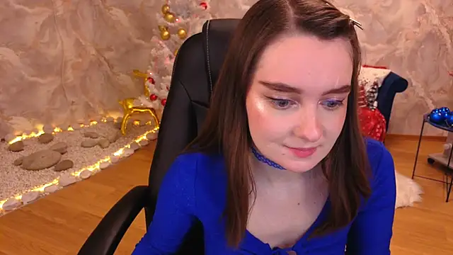 Snapshot of CloudGrace chatting on 12/23/25, 03:15 CloudGrace online show from 12/23/25, 03:15