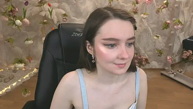 Snapshot of CloudGrace chatting on 04/30/26, 06:14 CloudGrace online show from 04/30/26, 06:14