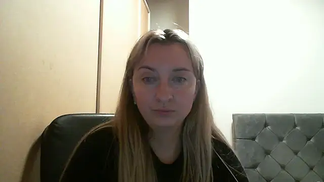 SusanCurt online show from 10/25/25, 10:01