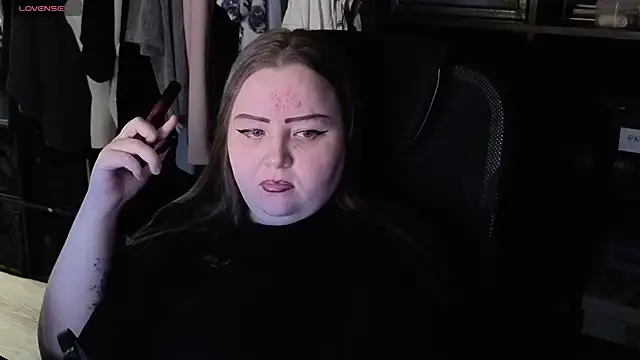 EMMA  CONNOR online show from 11/21/25, 12:43