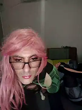 Snapshot of DiamondDrillBit chatting on 01/25/25, 04:13 DiamondDrillBit online show from 01/25/25, 04:13