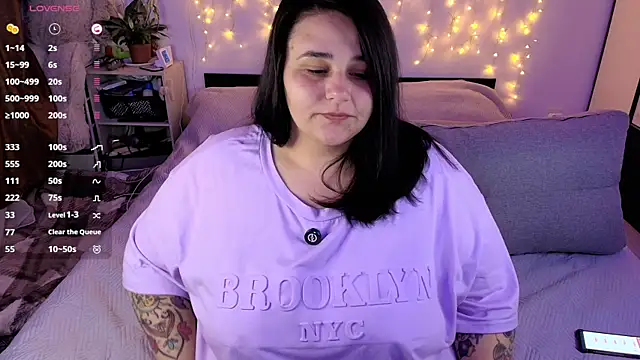 Snapshot of naughtykiss chatting on 04/08/26, 04:12 naughtykiss online show from 04/08/26, 04:12