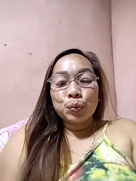 Snapshot of asianwet4u chatting on 12/16/25, 03:39 asianwet4u online show from 12/16/25, 03:39