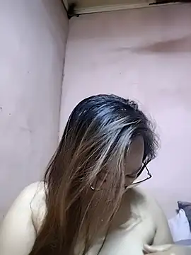 Snapshot of asianwet4u chatting on 04/20/26, 09:45 asianwet4u online show from 04/20/26, 09:45