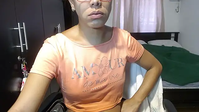 Snapshot of sensual_nataliee chatting on 01/14/25, 07:21 sensual nataliee online show from 01/14/25, 07:21