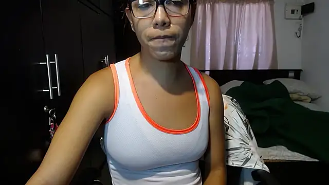 Snapshot of sensual_nataliee chatting on 01/22/25, 06:52 sensual nataliee online show from 01/22/25, 06:52