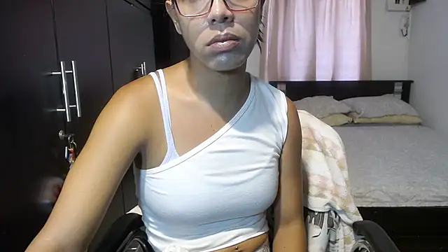 Snapshot of sensual_nataliee chatting on 01/28/25, 04:41 sensual nataliee online show from 01/28/25, 04:41