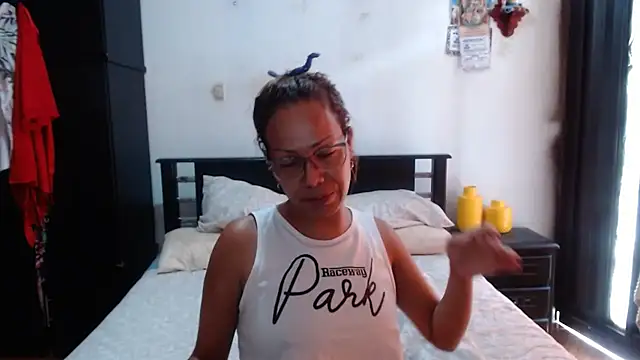 Snapshot of sensual_nataliee chatting on 09/20/25, 02:18 sensual nataliee online show from 09/20/25, 02:18