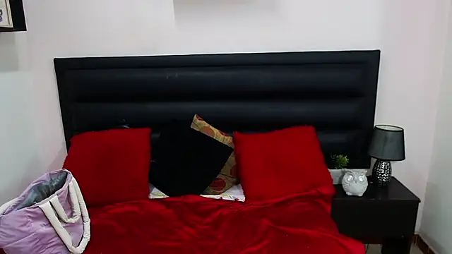 Snapshot of sensual_nataliee chatting on 11/06/25, 03:57 sensual nataliee online show from 11/06/25, 03:57