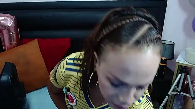 Snapshot of sensual_nataliee chatting on 11/15/25, 03:08 sensual nataliee online show from 11/15/25, 03:08