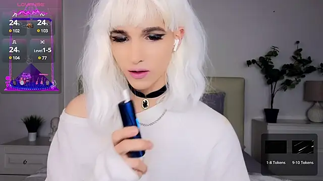 Snapshot of HelenSpellman chatting on 12/14/24, 11:34 HelenSpellman online show from 12/14/24, 11:34