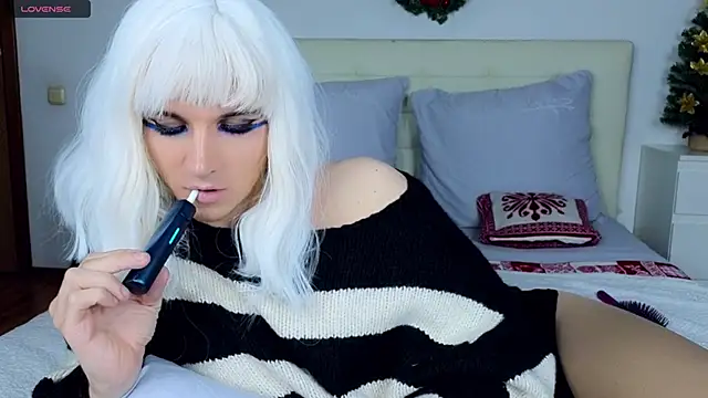 Snapshot of HelenSpellman chatting on 01/09/25, 08:34 HelenSpellman online show from 01/09/25, 08:34