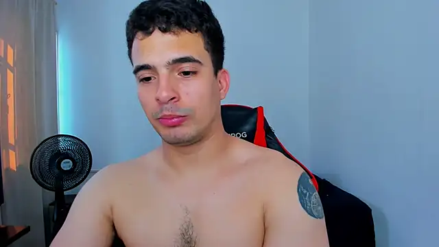 Snapshot of tanner_hard_ chatting on 01/18/25, 07:48 tanner hard online show from 01/18/25, 07:48