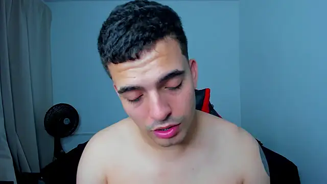 Snapshot of tanner_hard_ chatting on 03/01/25, 02:04 tanner hard online show from 03/01/25, 02:04