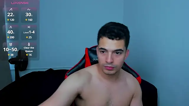 Snapshot of tanner_hard_ chatting on 03/12/25, 10:07 tanner hard online show from 03/12/25, 10:07