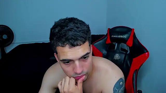 Snapshot of tanner_hard_ chatting on 03/16/25, 01:17 tanner hard online show from 03/16/25, 01:17