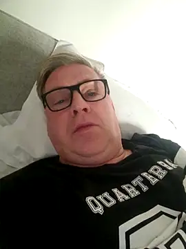 Snapshot of RobertStripX chatting on 12/15/24, 09:03 RobertStripX online show from 12/15/24, 09:03