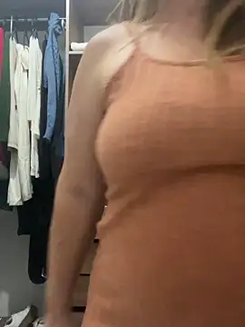 moniquerainx online show from 11/17/25, 04:18