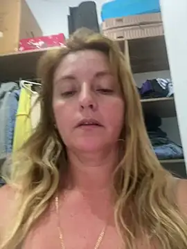 Snapshot of moniquerainx chatting on 07/12/26, 02:02 moniquerainx online show from 07/12/26, 02:02