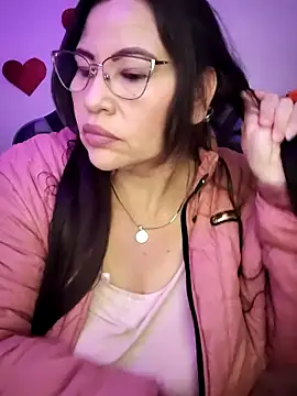 Snapshot of esmeralda_milf chatting on 02/24/26, 07:45 esmeralda milf online show from 02/24/26, 07:45