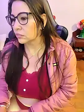 Snapshot of esmeralda_milf chatting on 02/25/26, 08:18 esmeralda milf online show from 02/25/26, 08:18