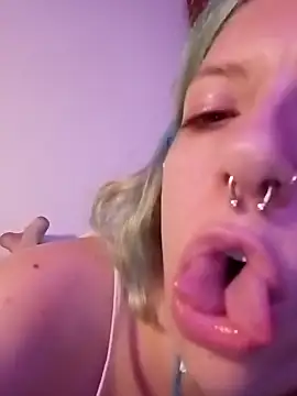 Snapshot of Rabit_Snake chatting on 01/28/25, 05:11 Rabit Snake online show from 01/28/25, 05:11