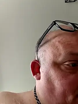 Bibear197511 online show from 10/14/25, 08:26