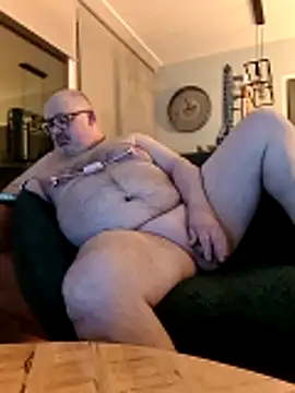 Bibear197511 online show from 11/24/25, 09:58