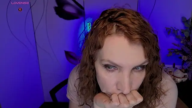 JohansonKatie online show from 12/19/25, 03:35