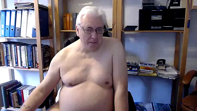 SchwanzhureXXL online show from 02/25/25, 08:47