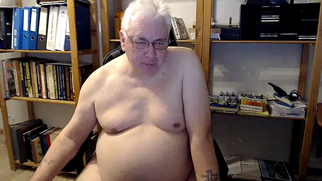 SchwanzhureXXL online show from 09/23/25, 04:15