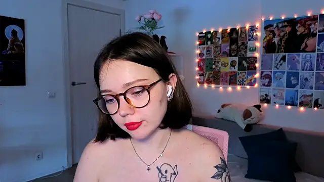 MilenaSaint online show from 02/19/25, 02:55