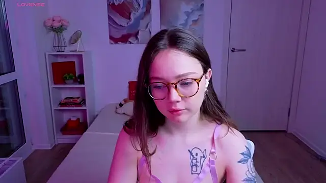 MilenaSaint online show from 10/14/25, 04:24