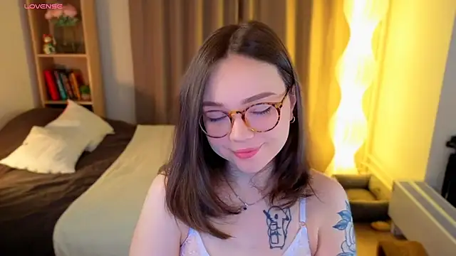 MilenaSaint online show from 03/08/26, 03:43