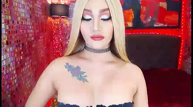 Snapshot of KylieMaxwellCaulfield_TS chatting on 03/03/25, 12:26 KylieMaxwellCaulfield TS online show from 03/03/25, 12:26