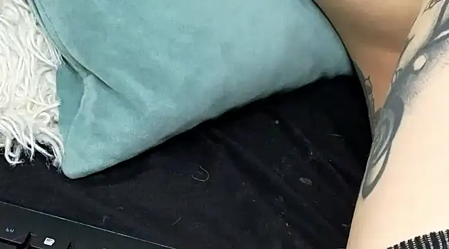 ninaa fox online show from 02/08/25, 06:22