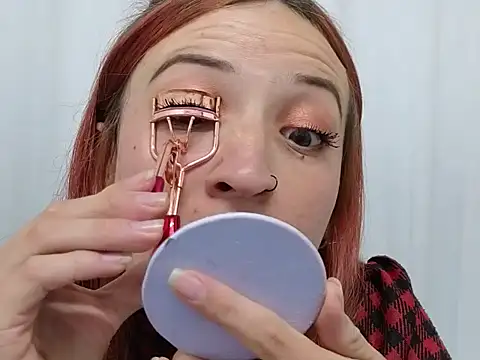 ninaa fox online show from 10/08/25, 04:04