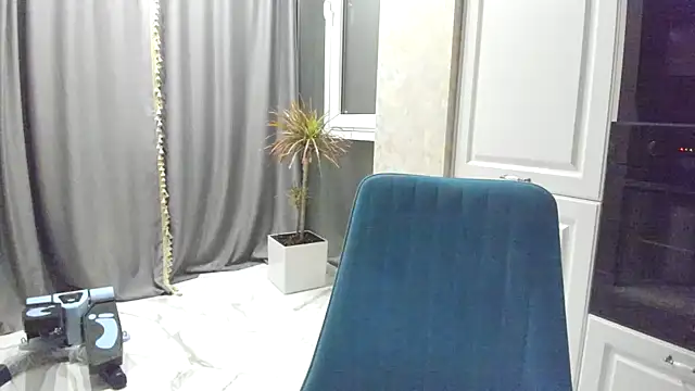 Iris cherry online show from 12/21/24, 06:44