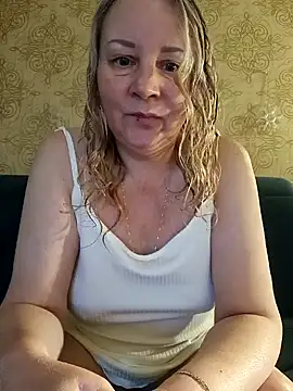 Snapshot of Janahotty chatting on 12/06/24, 10:19 Janahotty online show from 12/06/24, 10:19