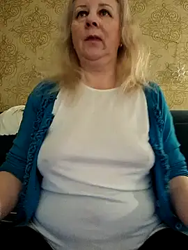 Snapshot of Janahotty chatting on 12/18/24, 09:18 Janahotty online show from 12/18/24, 09:18