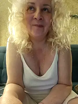 Snapshot of Janahotty chatting on 12/28/24, 11:48 Janahotty online show from 12/28/24, 11:48