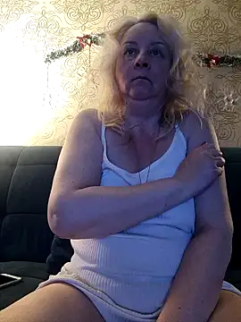 Snapshot of Janahotty chatting on 01/08/25, 09:44 Janahotty online show from 01/08/25, 09:44