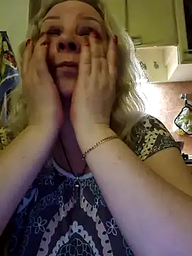 Snapshot of Janahotty chatting on 01/11/25, 05:18 Janahotty online show from 01/11/25, 05:18