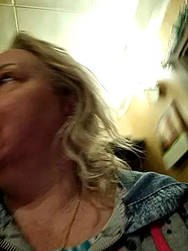 Snapshot of Janahotty chatting on 05/17/26, 02:02 Janahotty online show from 05/17/26, 02:02
