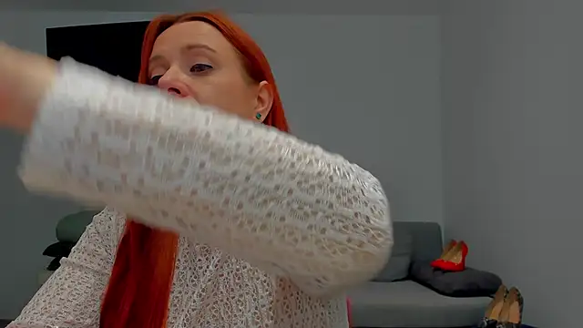 Snapshot of emilianna666 chatting on 04/02/26, 12:25 emilianna666 online show from 04/02/26, 12:25